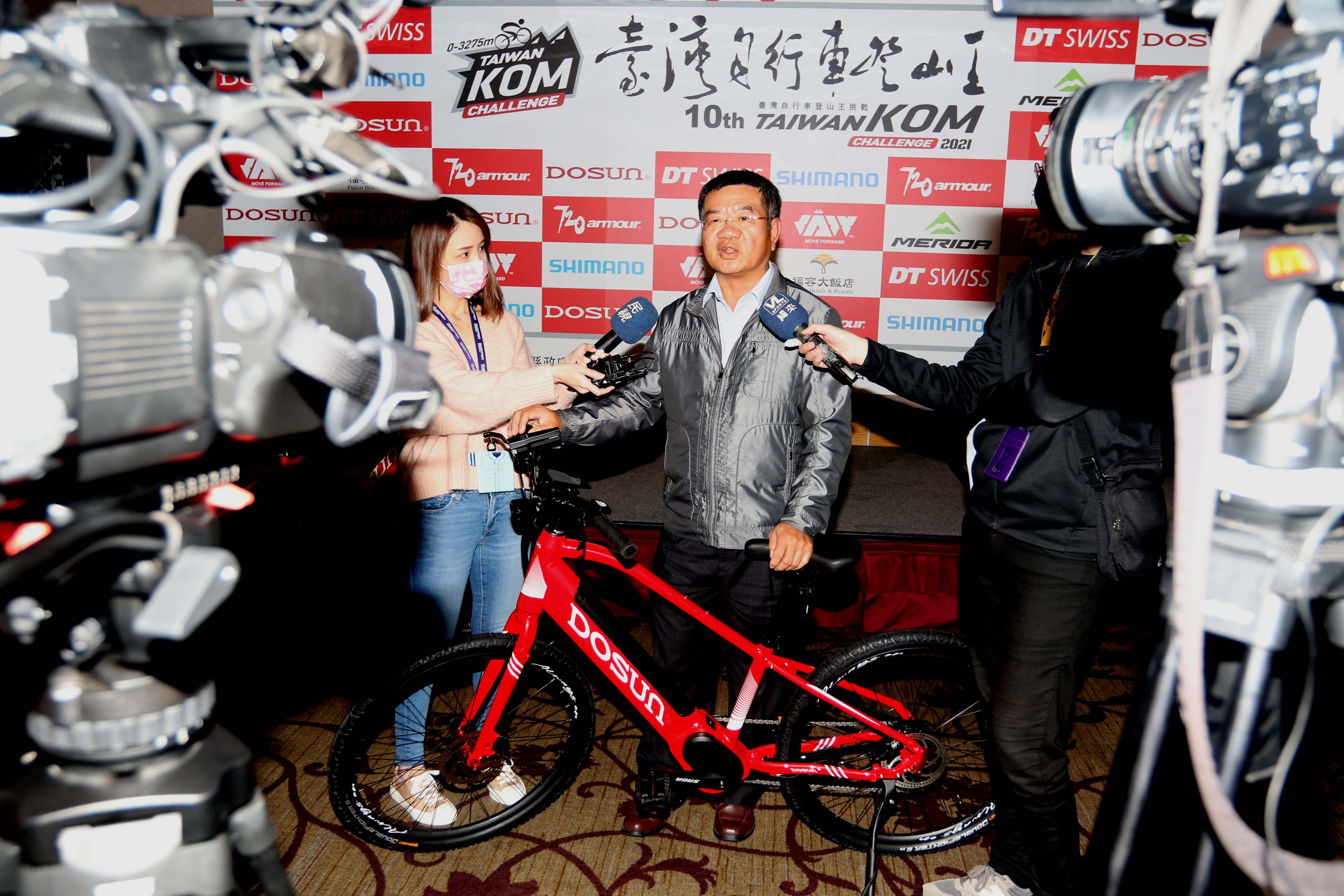 924邑昇實業董事長簡榮坤接受媒體訪問中華民國自行車騎士協會提供