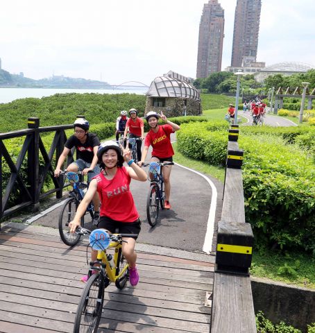 015新北市單車成年禮中華民國自行車騎士協會提供