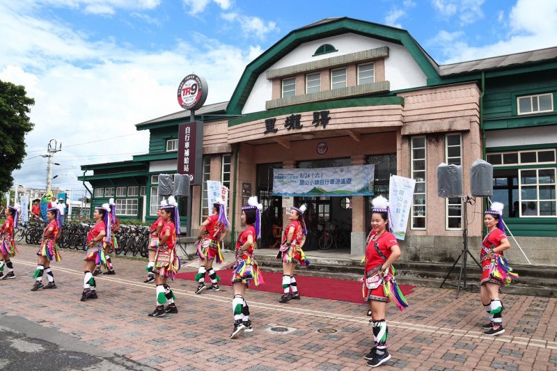 03 開幕儀式原住民舞蹈表演照片提供花東縱谷國家風景區管理處