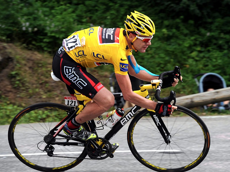 b22011年環法大賽黃衫得主澳洲冏爺卡德伊文斯Cadel Evans將挑戰台灣登山王BMC車隊提供